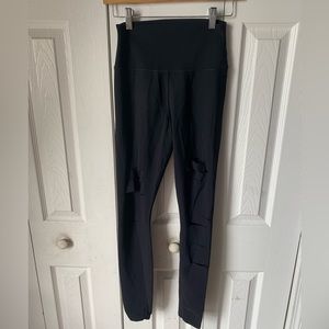 Alo Yoga Women's High Waisted Ripped Warrior Legging